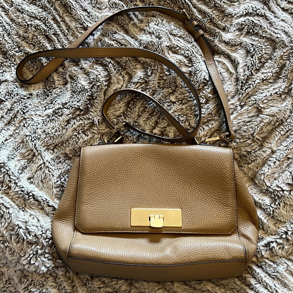 Tan leather Michael kors crossbody with handle